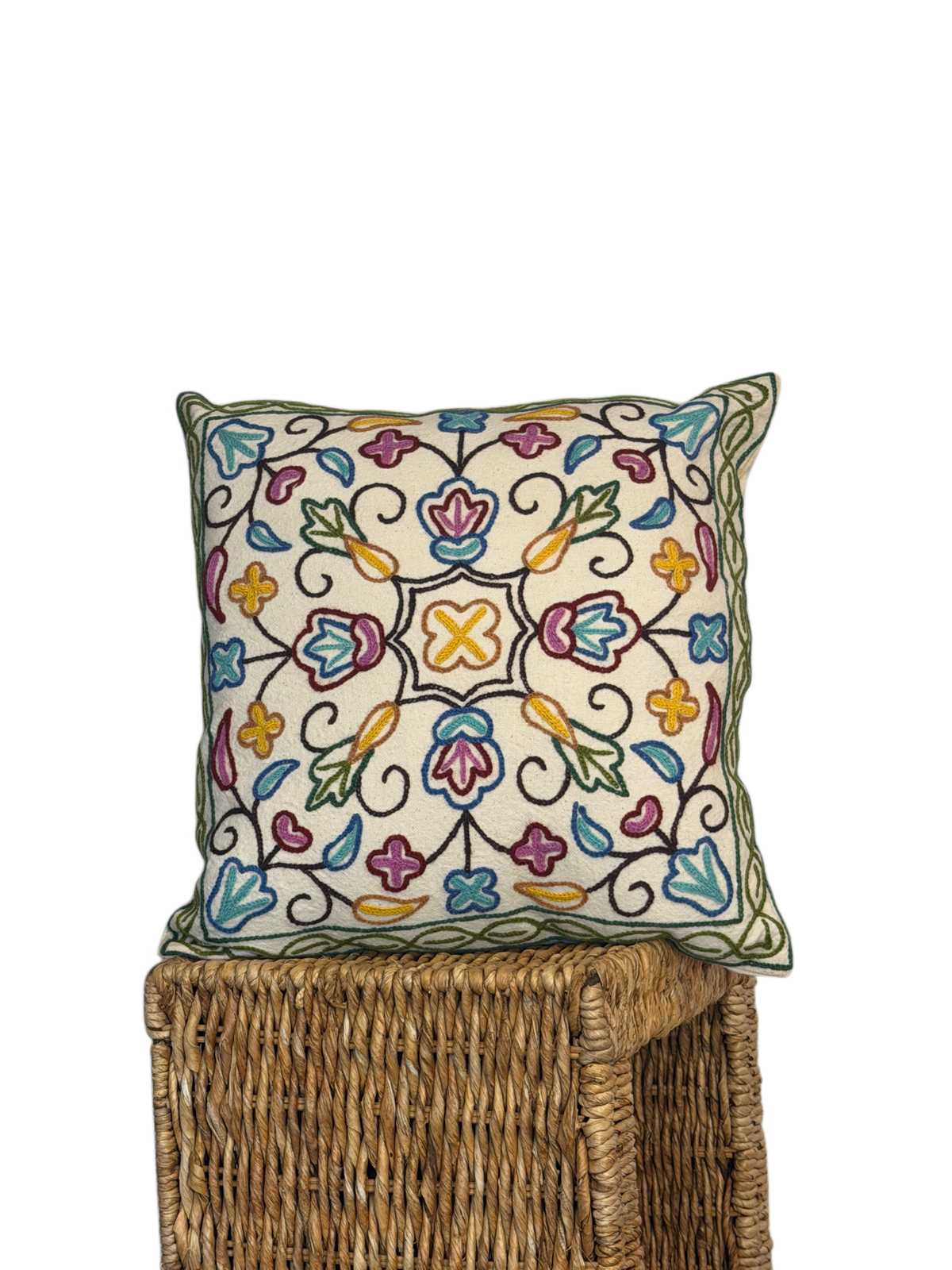 Cojines Medio Bordados